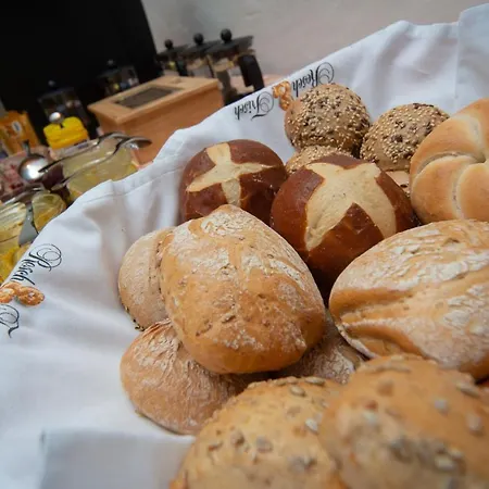 Seehotel Weissensee Szálloda 2*